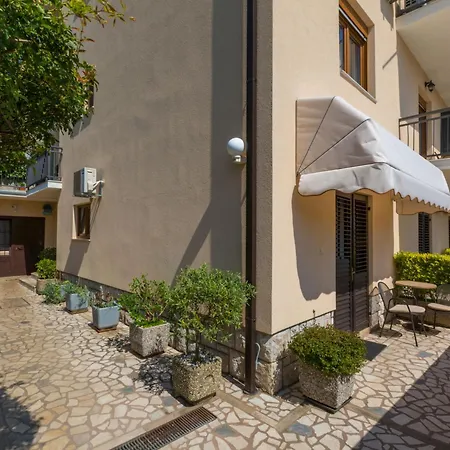 Ivanka App - Hr-02419-04 By Interhome * Crikvenica